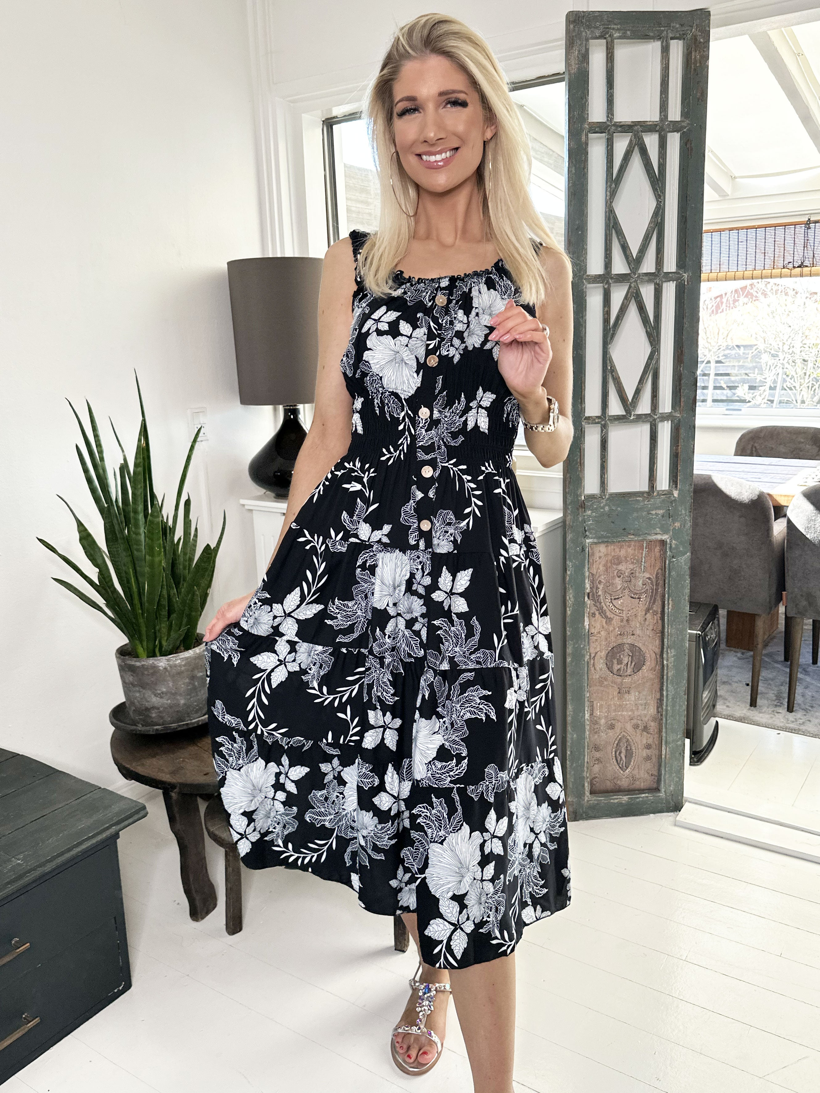 Alicia flower short - Lang kjole med smock og blomsterprint